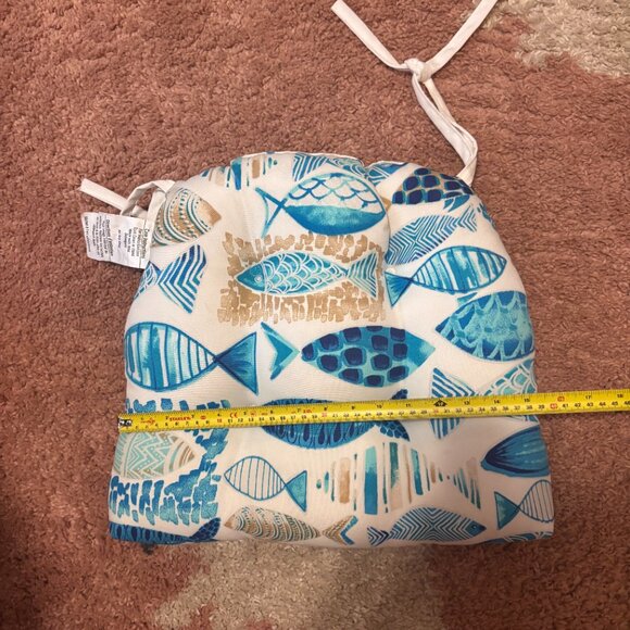 Pillow Perfect Tufted Seat Cushion 15"x15" Blue Hooked Seaside 1 Count Outdoor - Picture 7 of 7